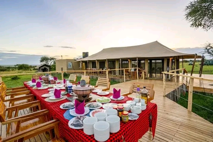3 Days Mid - range Lodge Safari Tarangire and Ngorongoro Crater 