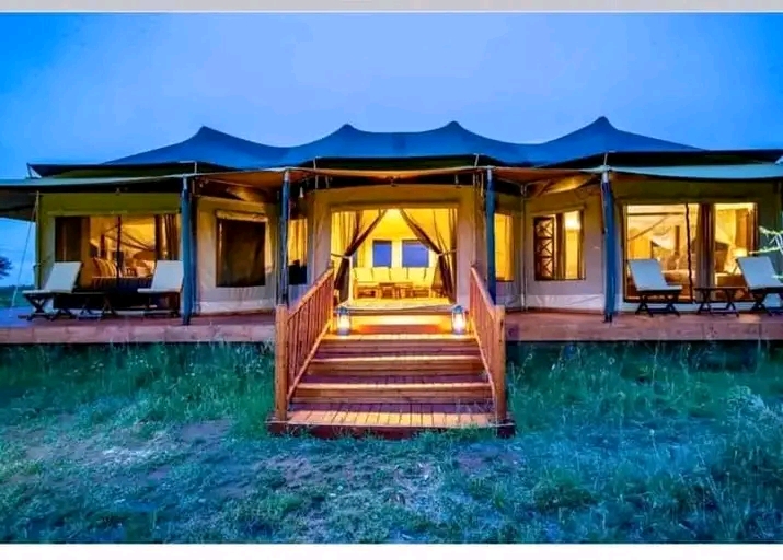 4 Days Mid- range Lodge Safari Tarangire,, Ngorongoro Crater, and Lake Manyara 