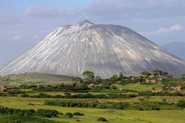3 Days  Mount Oldonyo Lengai and Lake Natron 